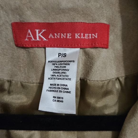 Anne Klein vintage suede 100% leather light tan blazer. Size PS - Picture 6 of 9